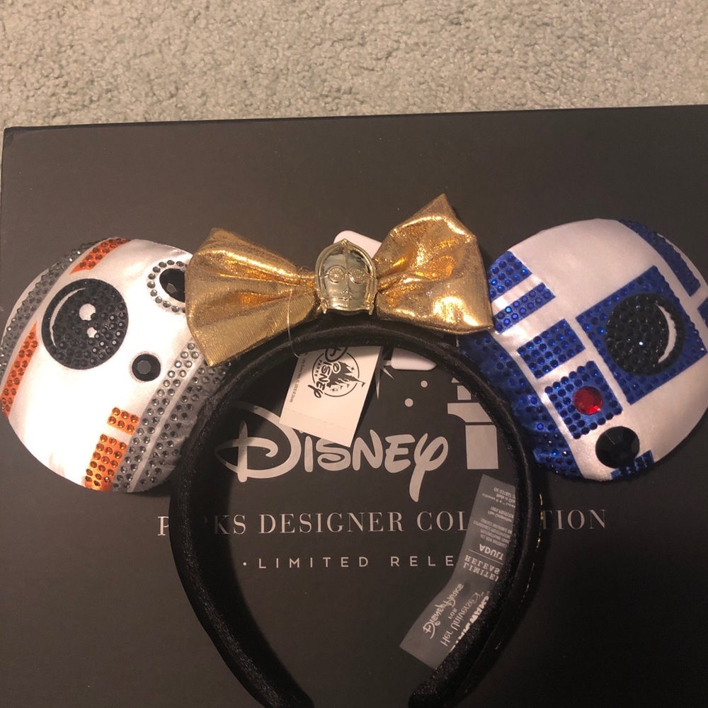 Limited Edition Droid Her Universe Mickey Ears NWT